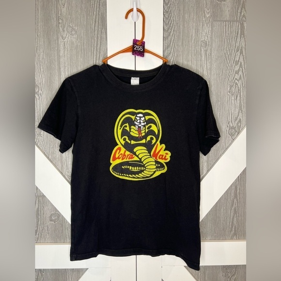 255. COBRA KAI LOGO ADULT BLACK UNISEX TEE - Picture 1 of 5